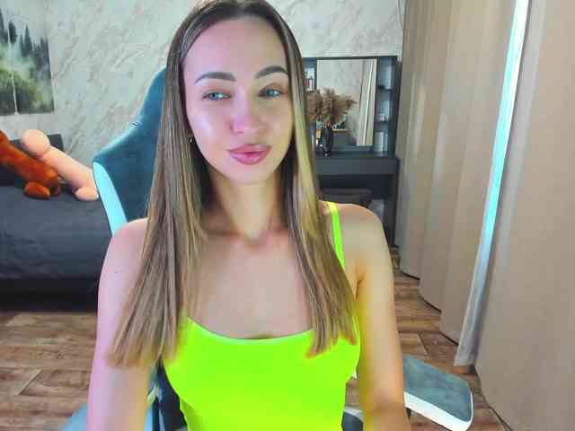 LolaLaLol webcam
