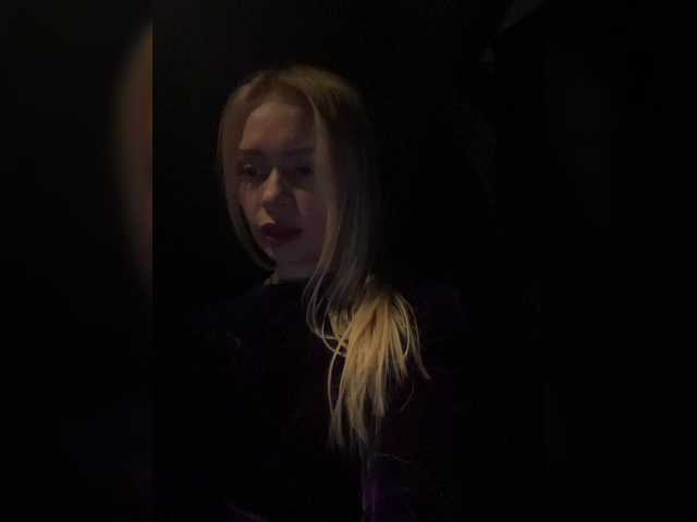 -SexyMilf-'s BongaCams show and profile