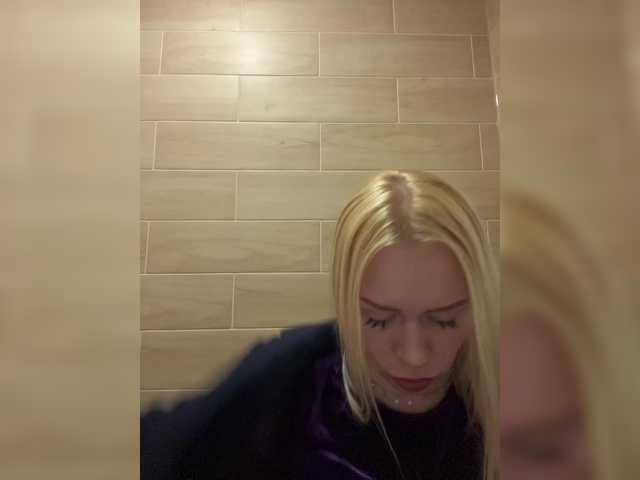 -SexyMilf-'s BongaCams show and profile