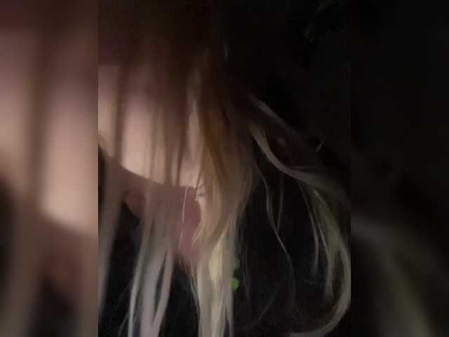 -SexyMilf-'s BongaCams show and profile