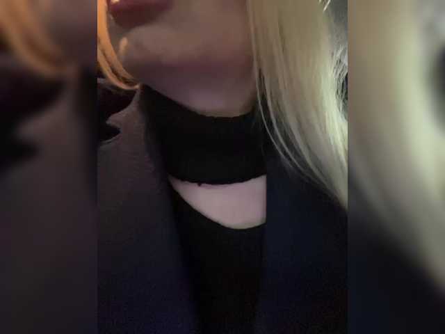 -SexyMilf-'s BongaCams show and profile