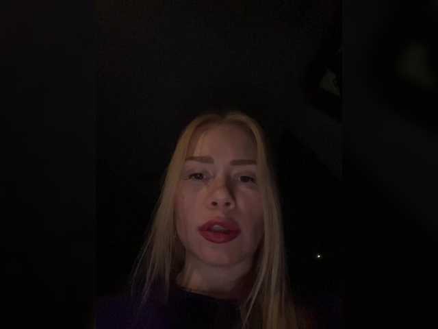 -SexyMilf-'s BongaCams show and profile