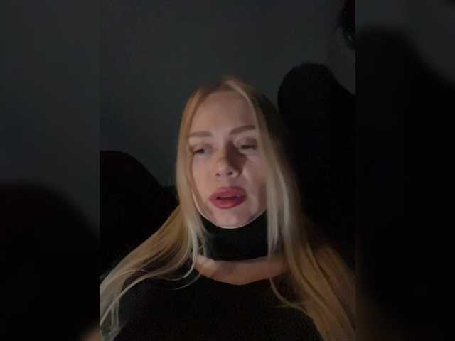 -SexyMilf-'s BongaCams show and profile