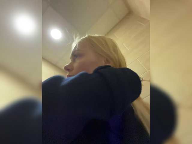 -SexyMilf-'s BongaCams show and profile