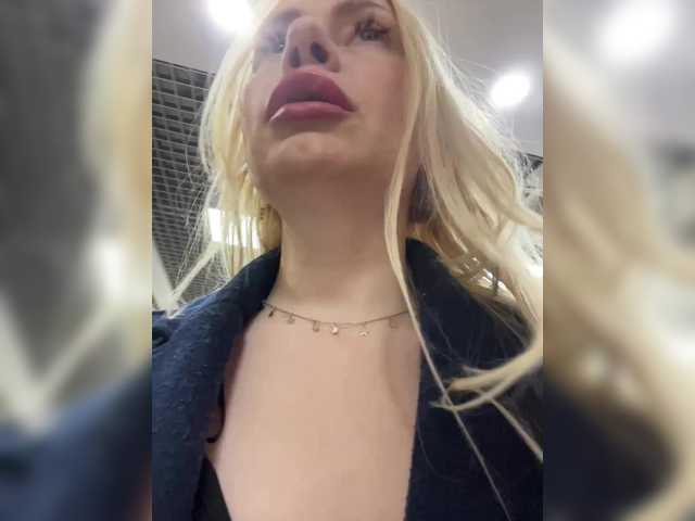 -SexyMilf-'s BongaCams show and profile