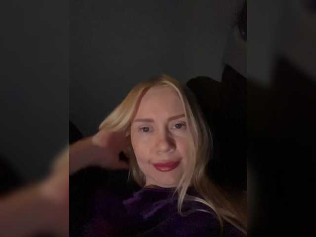 -SexyMilf-'s BongaCams show and profile