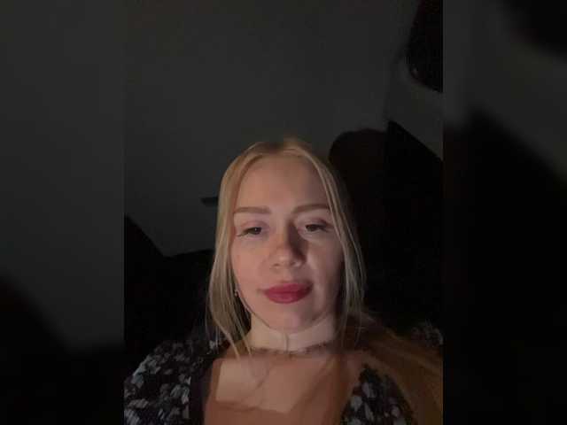 -SexyMilf-'s BongaCams show and profile