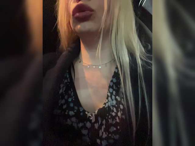 -SexyMilf-'s BongaCams show and profile