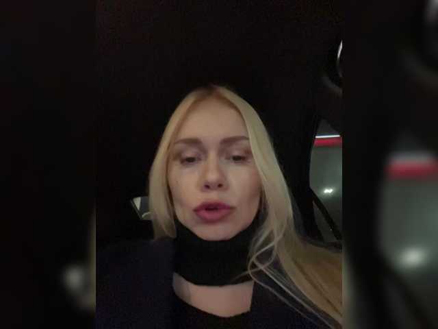 -SexyMilf-'s BongaCams show and profile