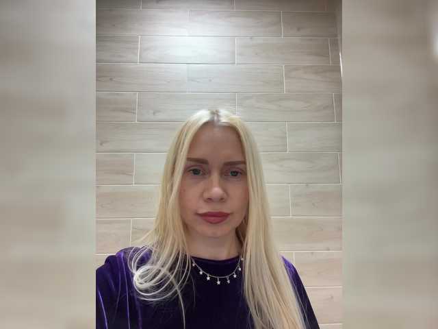 -SexyMilf-'s BongaCams show and profile