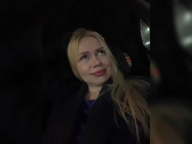 -SexyMilf-'s BongaCams show and profile