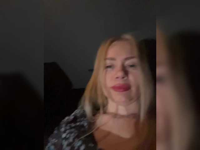 -SexyMilf-'s BongaCams show and profile