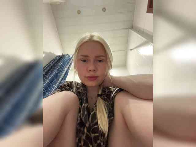 이 모델은 현재 라이브 중입니다. -SexyMilf-
