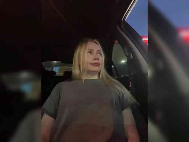 Questo modello è in diretta ora. -SexyMilf-