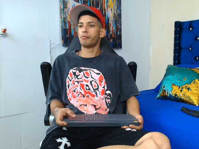 Angeel-hot24 live webcam show