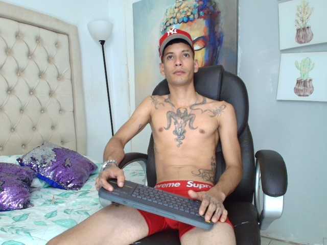 Angeel-hot24, 21 y/o - Live Cam on BongaCams