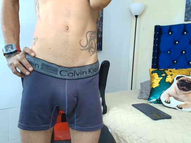 Angeel-hot24 Live Webcam on BongaCams