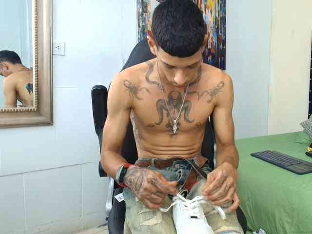 Angeel-hot24 Live Webcam on BongaCams