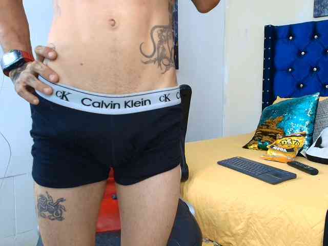 Angeel-hot24 Live Webcam on BongaCams