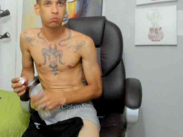 Angeel-hot24 Live Webcam on BongaCams