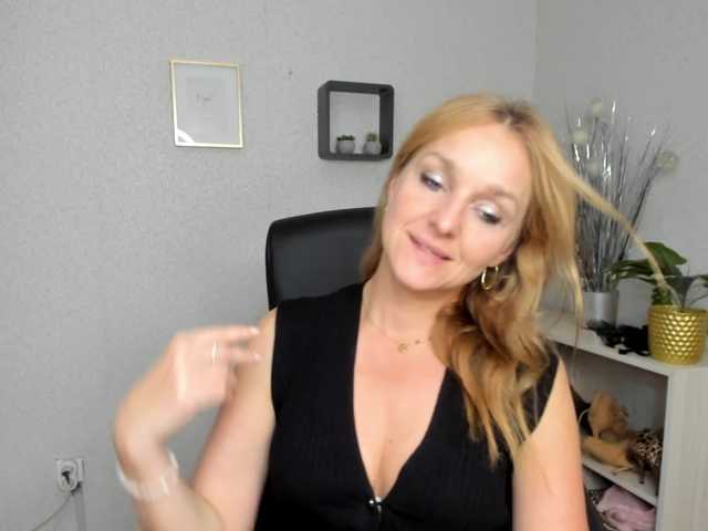 SecretAlicia live webcam show
