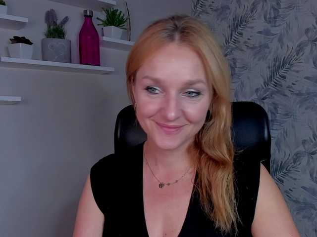 SecretAlicia live webcam show