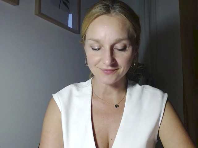 SecretAlicia live cam preview