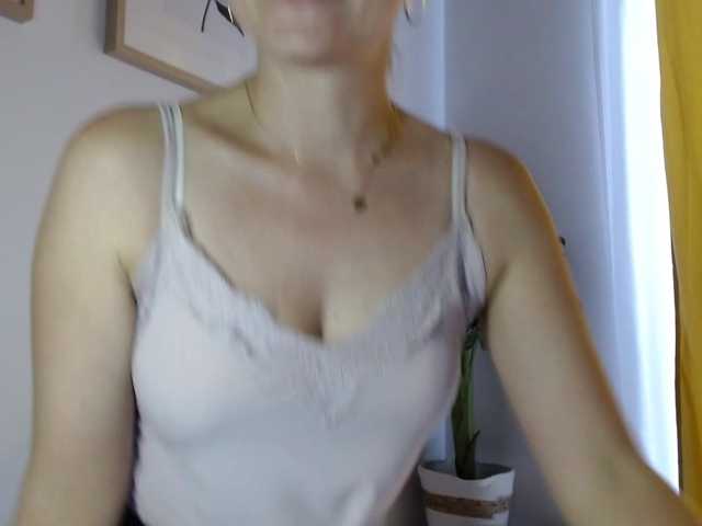 le modèle SecretAlicia est en webcam porno dans un show sur le site bongacams, il possède les tags suivants: White/Caucasian,Blonde,Shaved