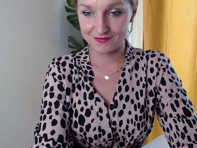 SecretAlicia live cam preview