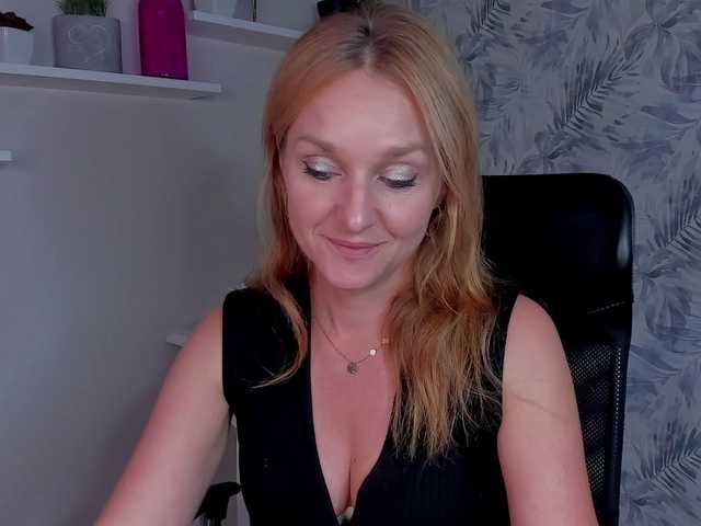 SecretAlicia live webcam show