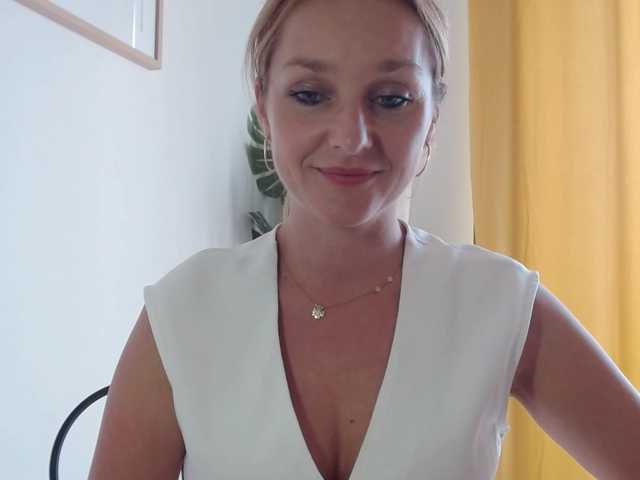 SecretAlicia live cam preview