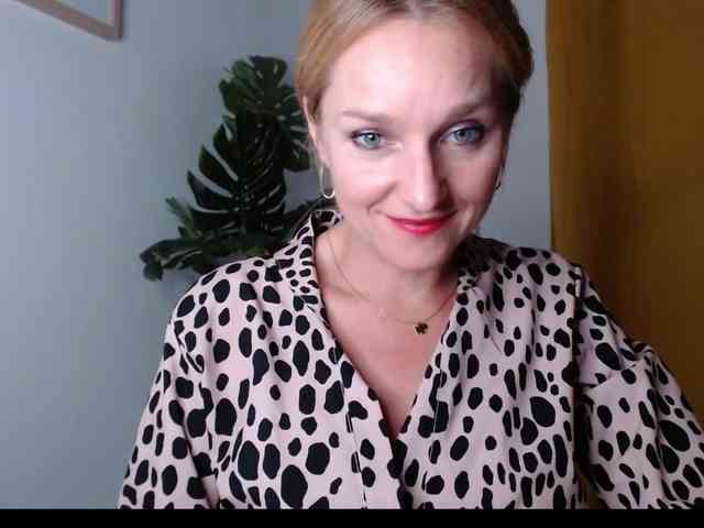 SecretAlicia webcam