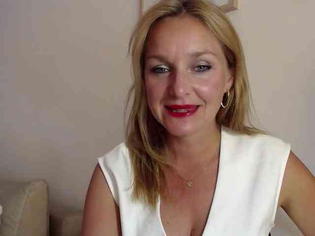 SecretAlicia webcam