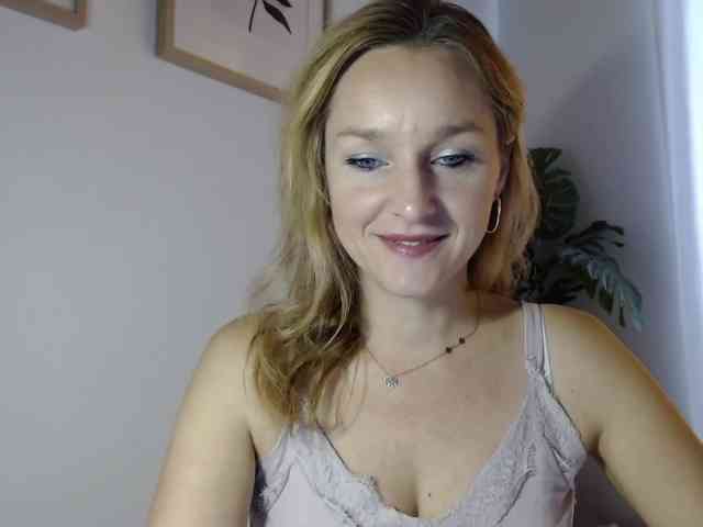 SecretAlicia webcam