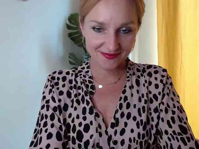 SecretAlicia webcam
