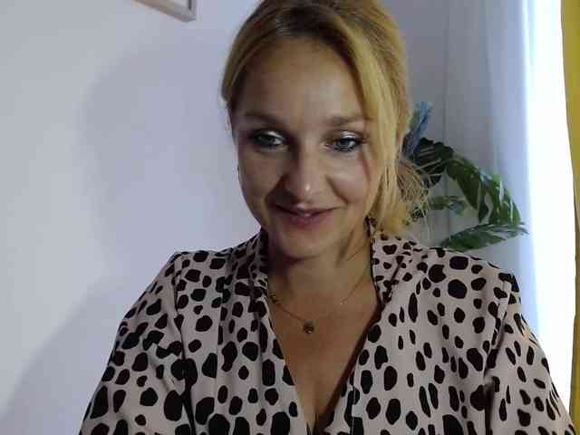 SecretAlicia webcam