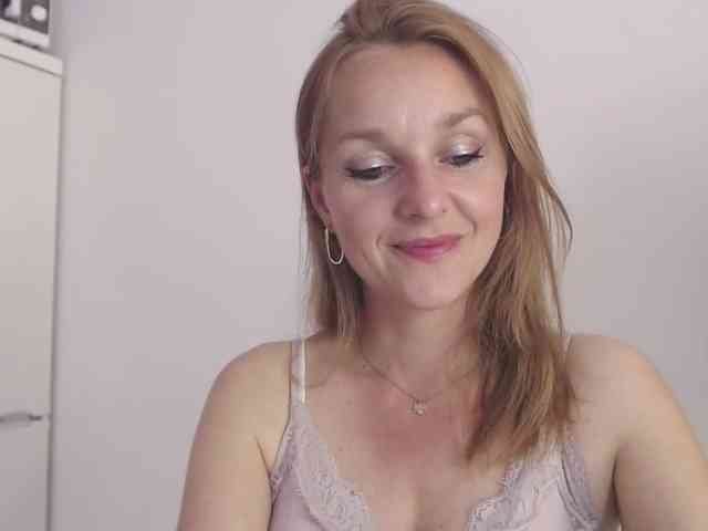 SecretAlicia webcam