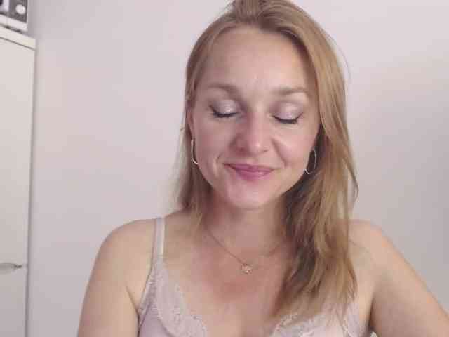 SecretAlicia webcam