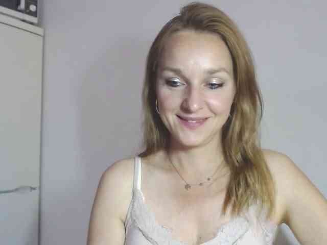 SecretAlicia webcam