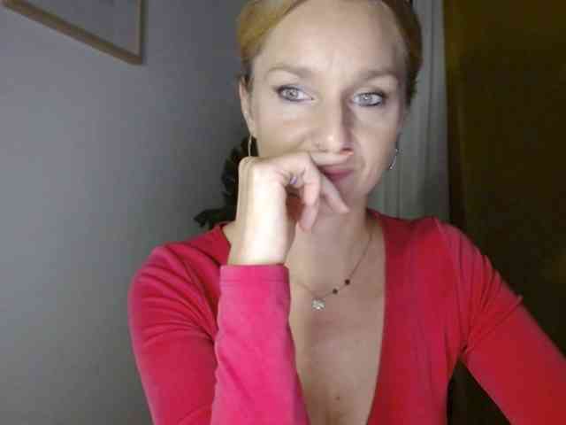 SecretAlicia webcam
