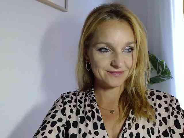 SecretAlicia webcam