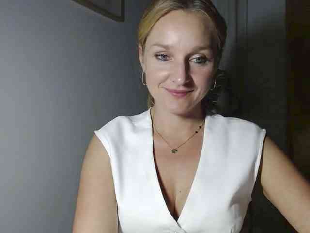 SecretAlicia webcam