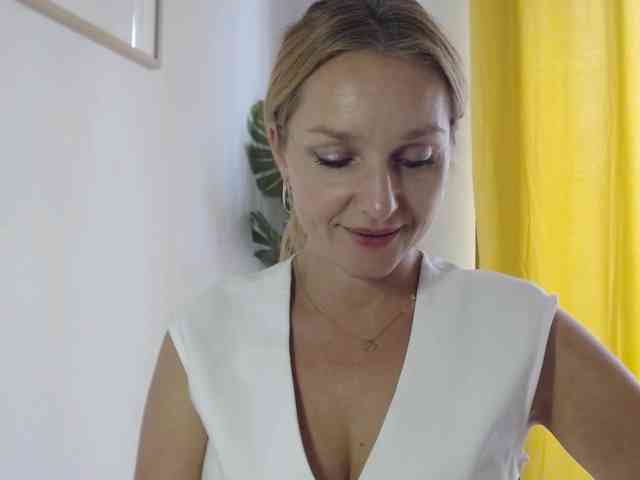 SecretAlicia webcam
