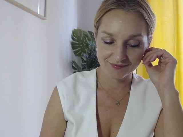 SecretAlicia webcam