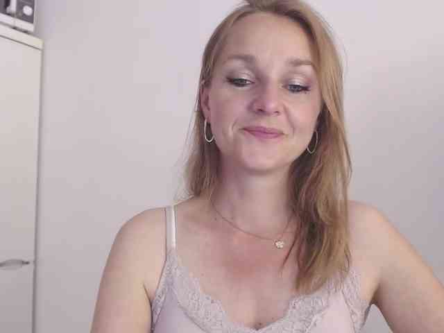 SecretAlicia webcam