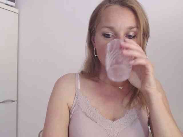 SecretAlicia webcam