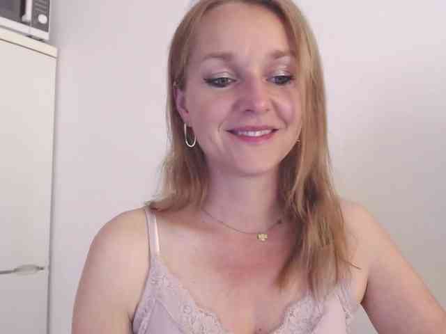 SecretAlicia webcam