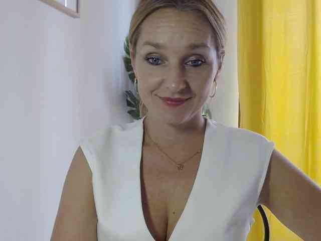 SecretAlicia webcam