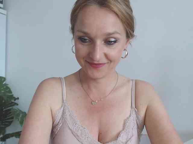 SecretAlicia webcam