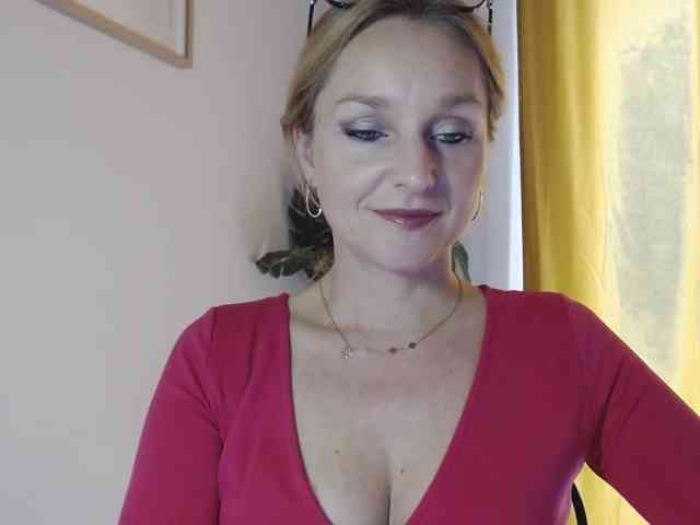 SecretAlicia webcam